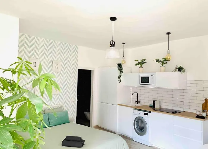 Roof Luxury Center By Namaste Elite