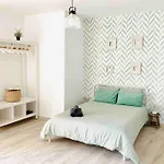 Roof Luxury Center By Namaste Elite Apartment *
