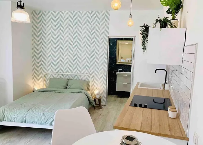 Roof Luxury Center By Namaste Elite